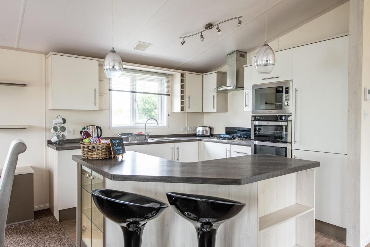 The Lakes Rookley Bagian luar foto A typical interior of a static